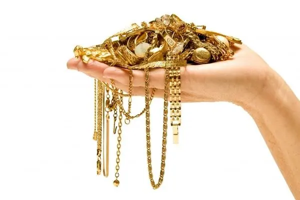 آخرین قیمت طلای ۱۸ عیار امروز دوشنبه ۱۵ اردیبهشت ۱۴۰۴؛ قیمت طلا اندکی کاهش یافت