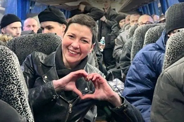 لوکاشنکو در پی لغو تحریم‌ آمریکا علیه بلاروس ۱۲۳ زندانی سیاسی را آزاد و دیپورت کرد