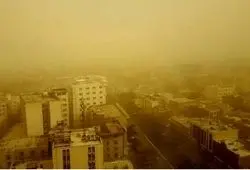 محرز: در برابر آلودگی هوا ماسک‌های موجود مؤثر نیست؛ مردم از خانه بیرون نیایند!