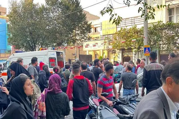 مهر تایید روزنامه همشهری بر حضور پلیس در هنرستان صدر؛ بدون سلاح وارد شدند