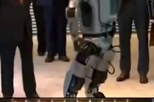 ببینید | رقص ربات برای پوتین در مسکو