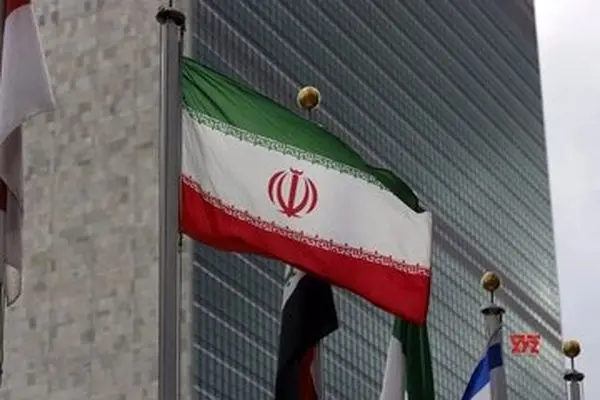 تصویری از پرچم ایران در دست تظاهرکنندگان آمریکایی + عکس