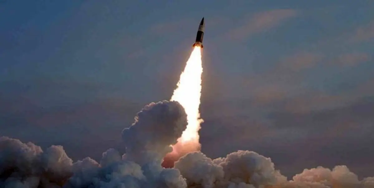 کره شمالی یک موشک بالستیک ناشناس به سمت دریای ژاپن شلیک کرده 