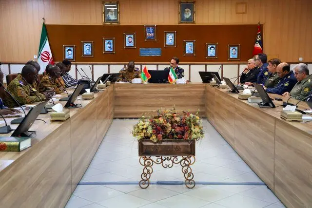 دیدار وزیر جنگ بورکینافاسو با فرمانده دافوس ارتش