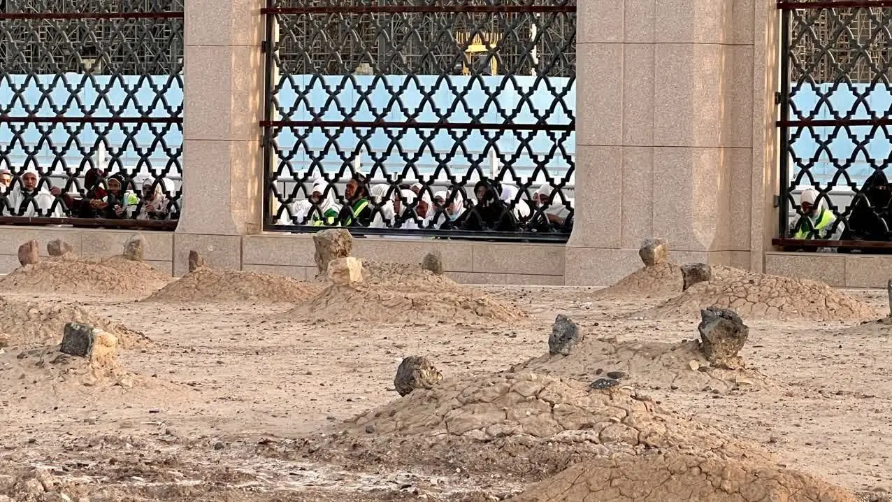 عربستان، محدودیت‌های قبرستان بقیع را کاهش داد + عکس