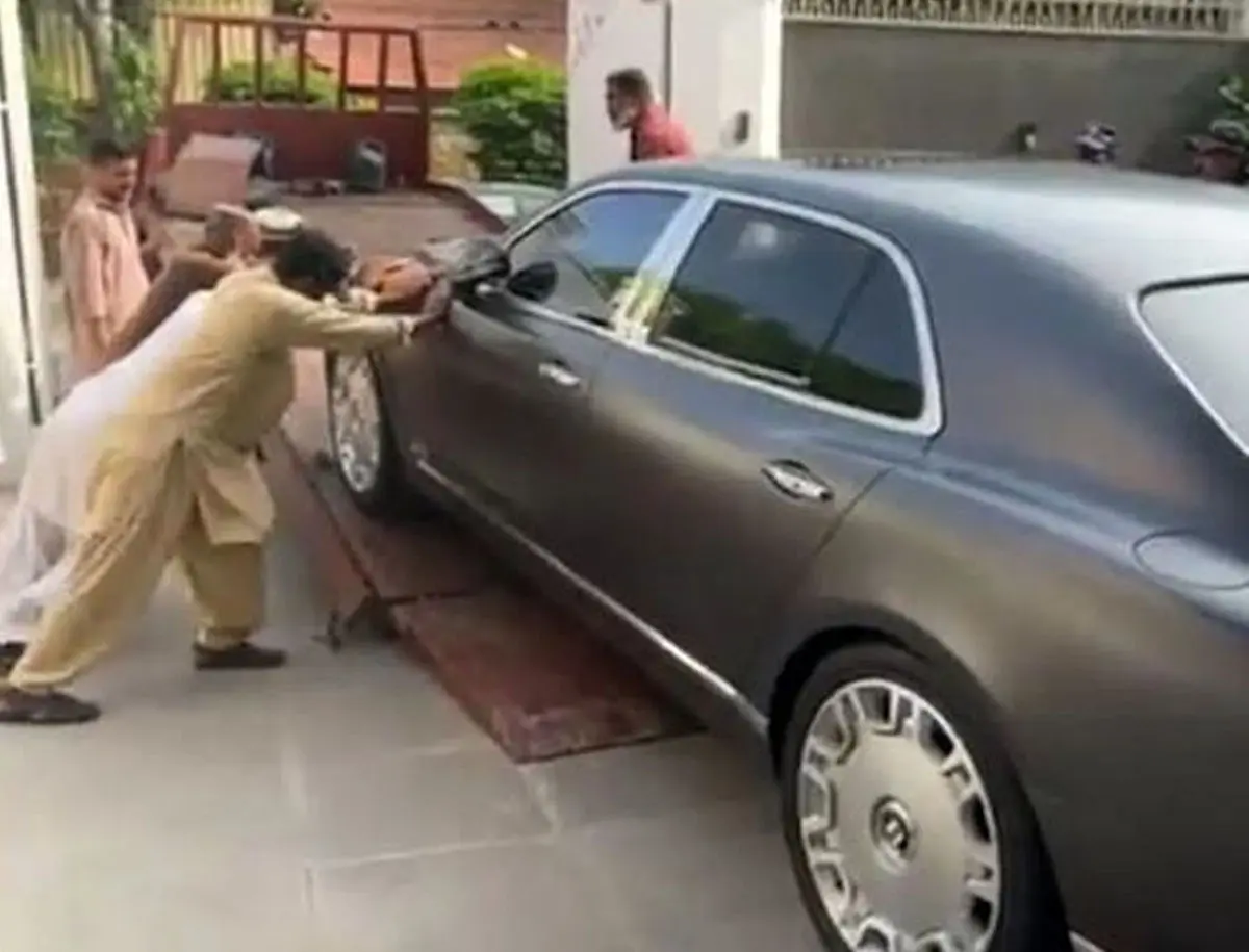 خودرو گران‌قیمت به‌سرقت‌رفته در لندن در پاکستان پیدا شد