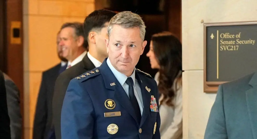 رئیس ستاد مشترک ارتش آمریکا:  ایران باید مستقیماً پای میز مذاکره بیاید/  اورانیوم غنی‌شده ایران فکر نمی‌کنم از کشور خارج شده باشد/ ایران همچنان دانش فنی لازم برای بازسازی برنامه هسته‌ای‌اش را دارد