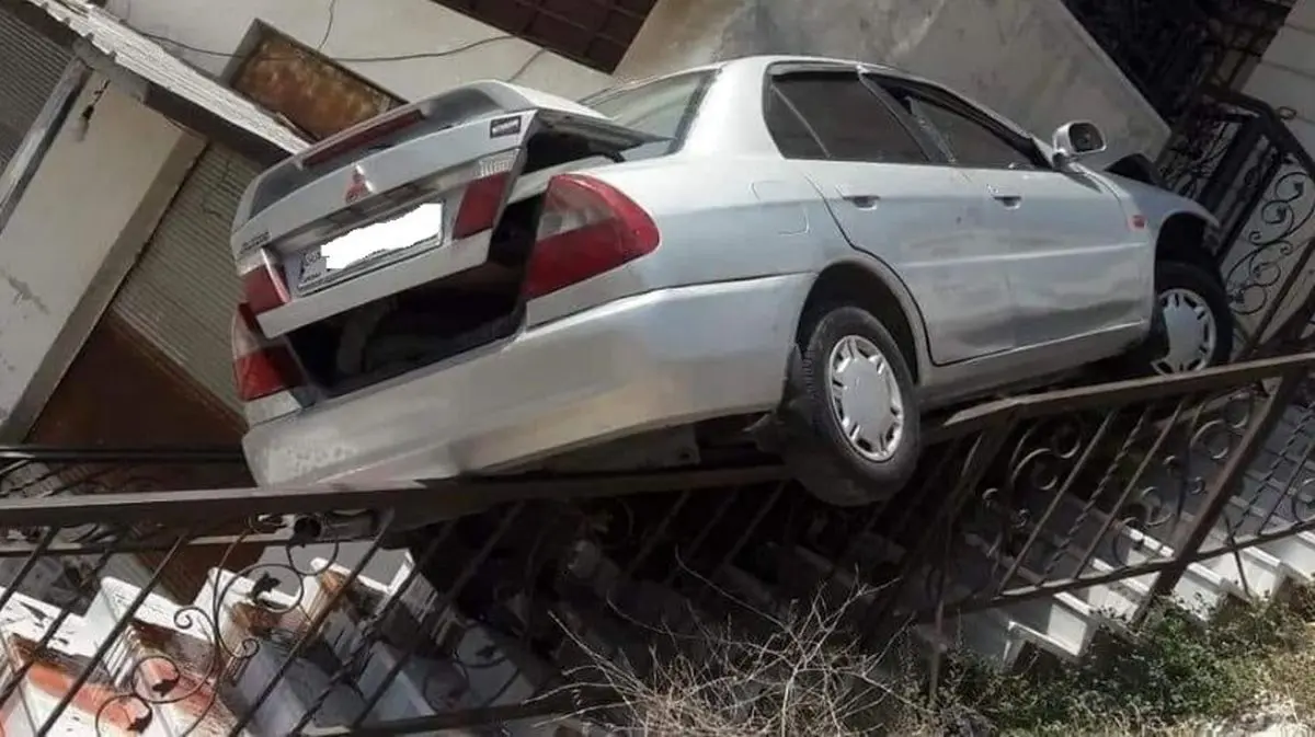 ماجرای عجیب یک خانه؛ مرد آمریکایی بعد از 17 بار تصادف خودرو تسلیم نحسی خانه‌اش شد!