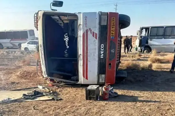 واژگونی مینی‌بوس کارگران معدن در بردسکن