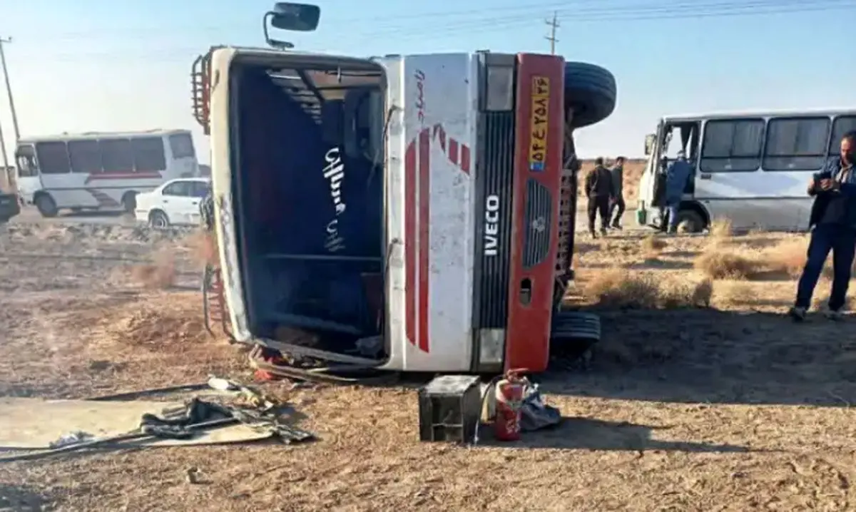 واژگونی مینی‌بوس کارگران معدن در بردسکن