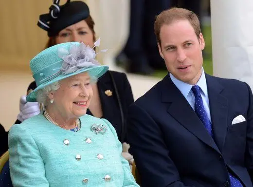 آخرین عکس ملکه الیزابت دوم چه زمانی گرفته شد؟/ نخست‌وزیر جدید انگلیس پاقدم خوبی نداشت+ عکس