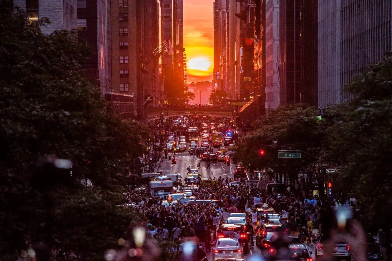 تصویری جالب از هماهنگی خورشید با امتداد خیابانی در منهتن + عکس