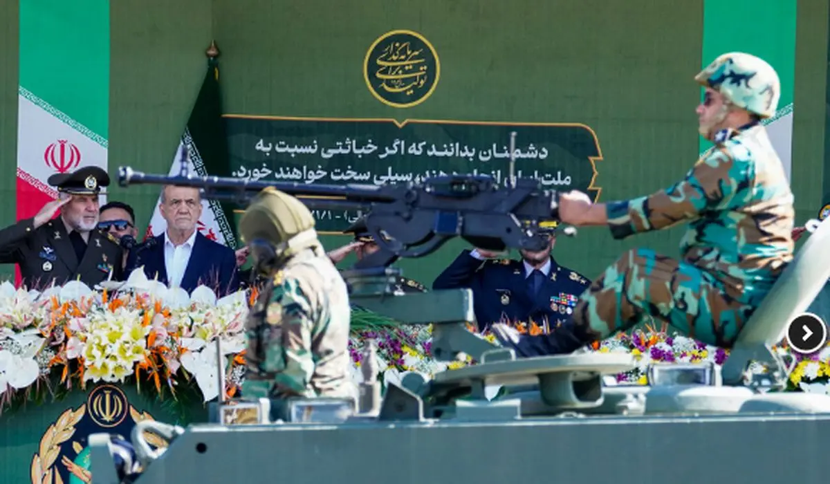 برگزاری مراسم گرامیداشت روز ارتش به مناسبت ۲۹ فروردین؛ ارتش چه تجهیزاتی را به نمایش درآورد؟