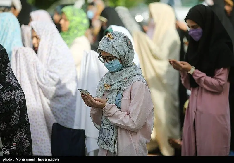 حضور دیدنی افراد غیرچادری در میان نمازگزاران عید سعید فطر+ عکس