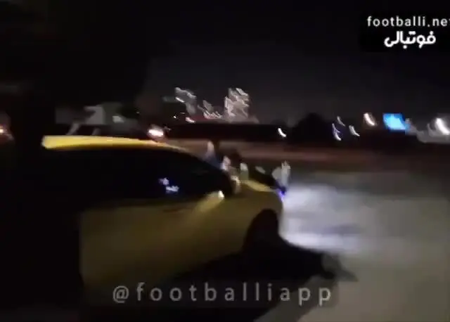ببینید| اقدام وحشتناک هوادار استقلال مقابل ماشین سیلوا!