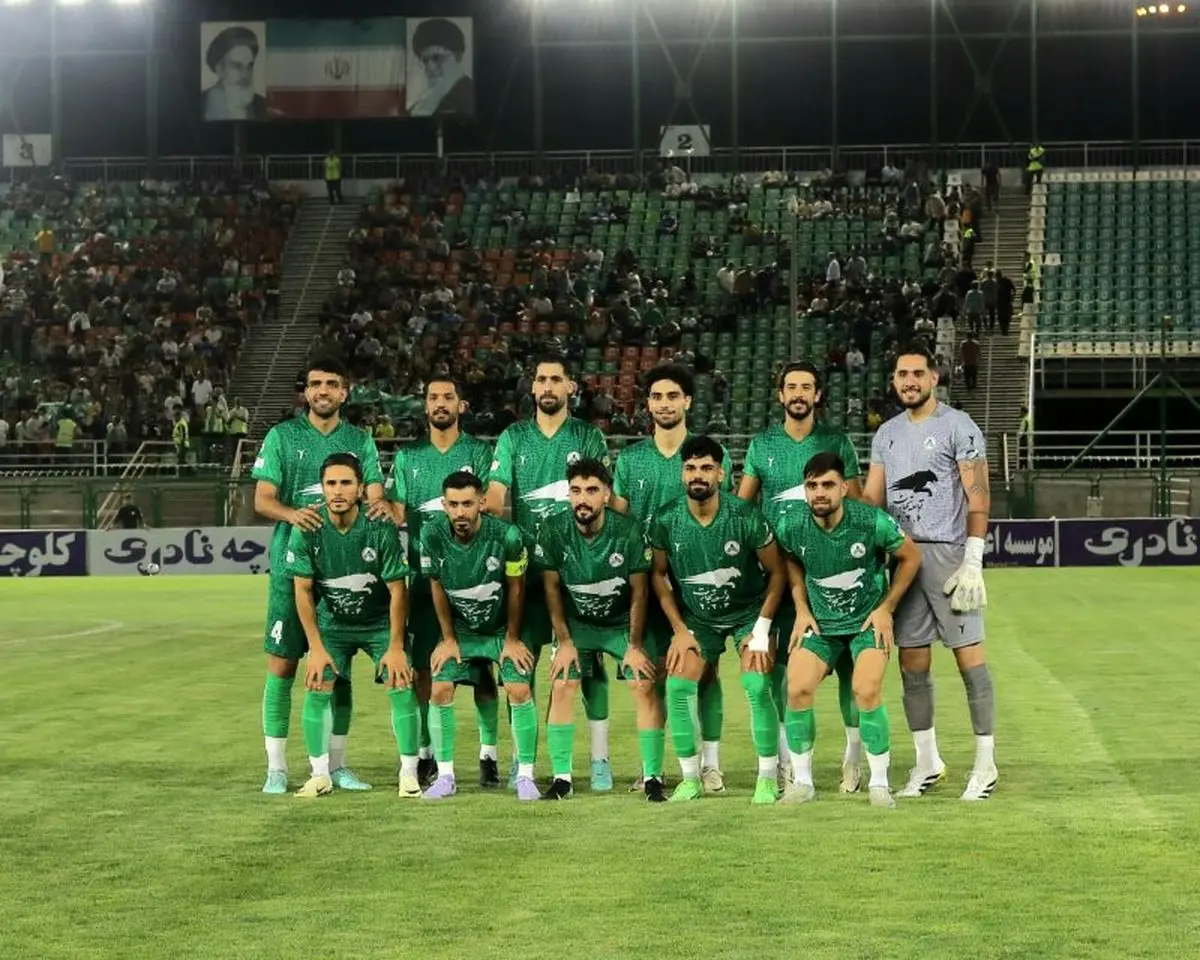 پوستر اعتراضی ذوب آهن به بهانه بازی با استقلال