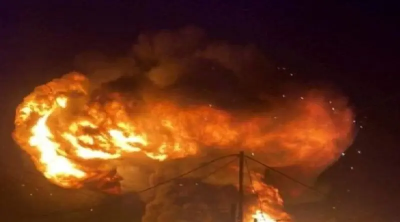 آتش سوزی گسترده در ناصریه عراق / شهر و مردم به حال آماده باش درآمدند
