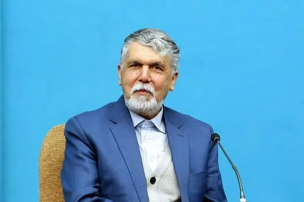 نمایی از ادای احترام وزیر ارشاد به پاپ فرانسیس + عکس