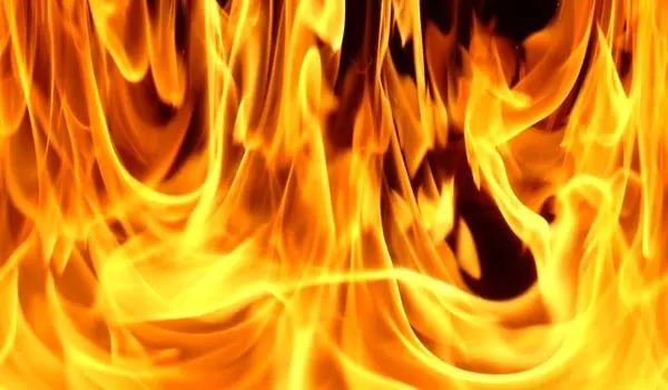 دختر جوان خودش را در مرگ آتشین پسر مورد علاقه‌اش بی‌گناه معرفی کرد