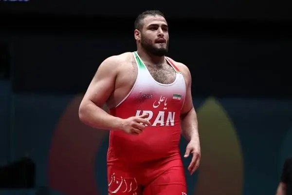 کشتی کشورهای اسلامی؛ فردین هدایتی در 35 ثانیه حریف را ضربه کرد و طلا گرفت