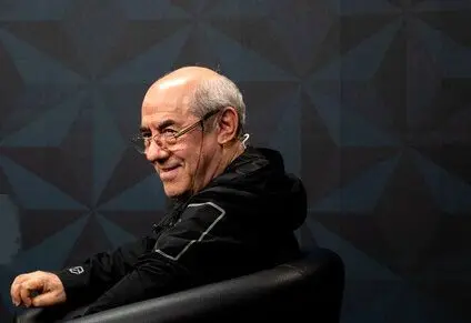 کمال تبریزی: سینما بازار مکاره شده است / اگر ما خودمان سینمای زیرزمینی را روی زمین بیاوریم حرکت عاقلانه‌ای انجام شده