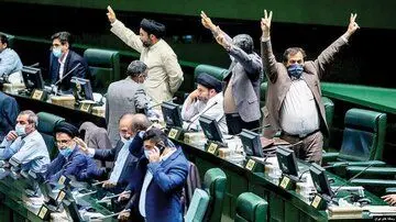 روزنامه جمهوری اسلامی دست نمایندگان مجلس را رو کرد؛ حالا که انتخابات نزدیک است یاد مردم افتاده‌اید؟