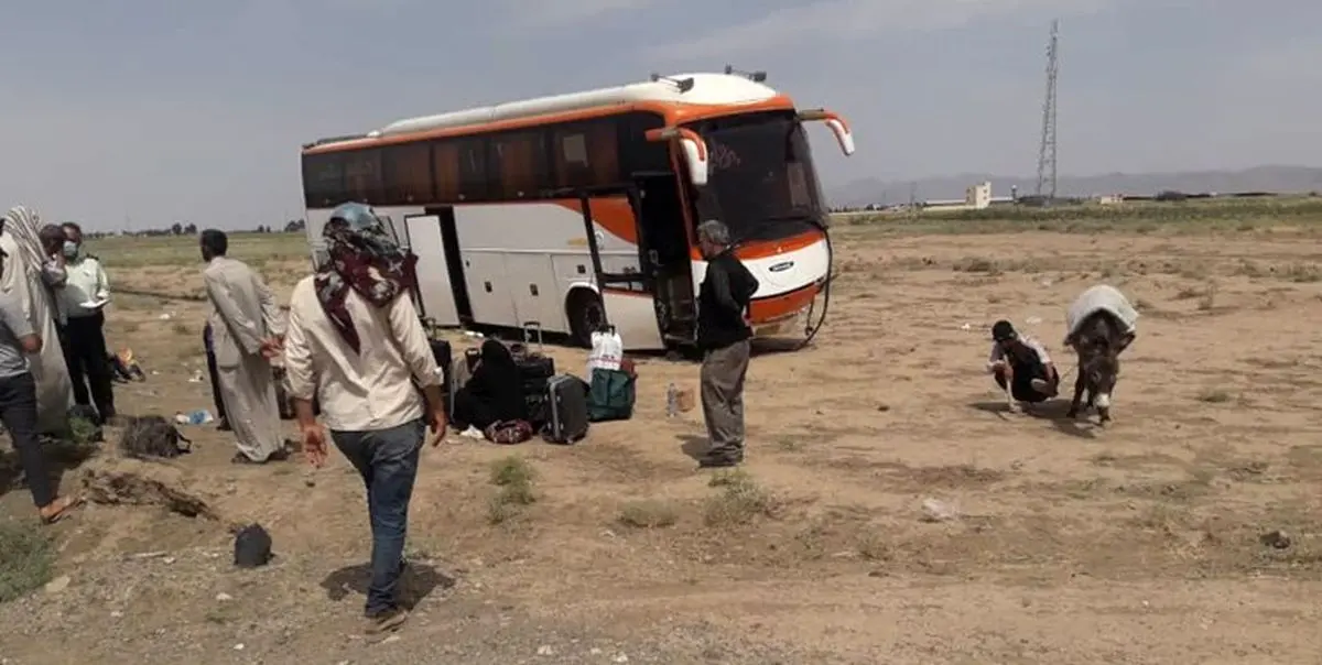 11 مصدوم براثر انحراف اتوبوس زائران عراقی در سبزوار