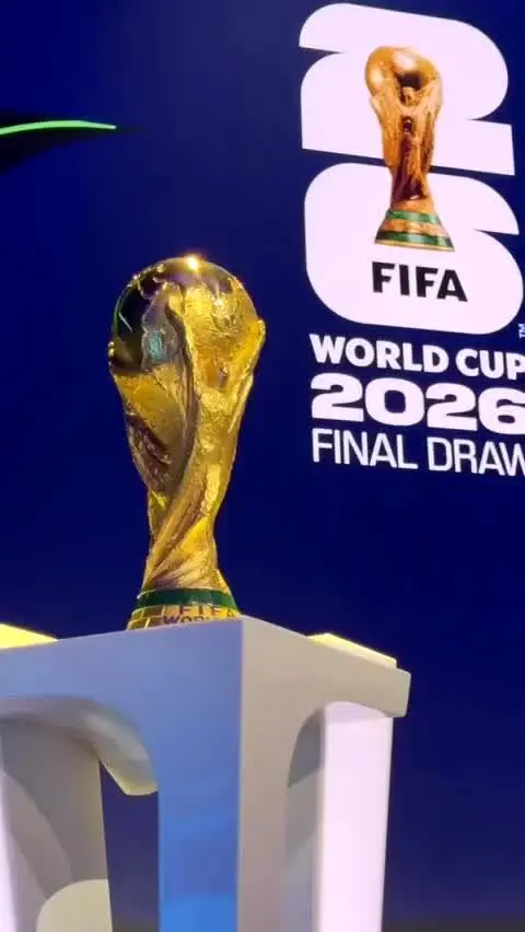 ببینید| رونمایی از کاپ قهرمانی جام جهانی، ۲۴ ساعت مانده به مراسم قرعه‌کشی