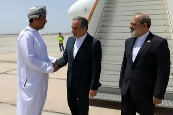 سفر وزیر امور خارجه به عمان/ رایزنی عراقچی و بدر البوسعیدی در مسقط