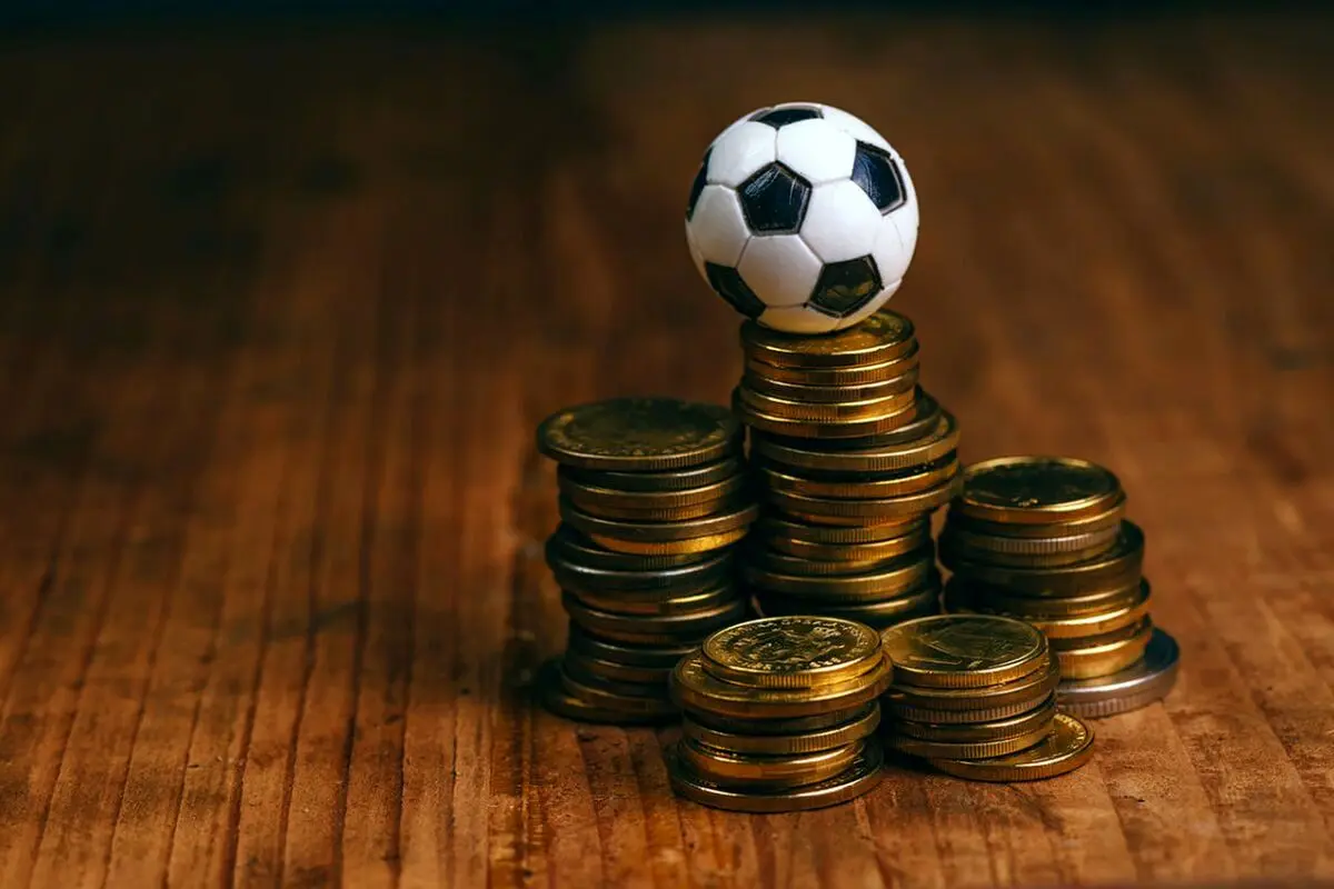 سرنوشت دکل نفتی در انتظار سکه‌های طلا/ روی دیگر «سکه فساد» در فوتبال