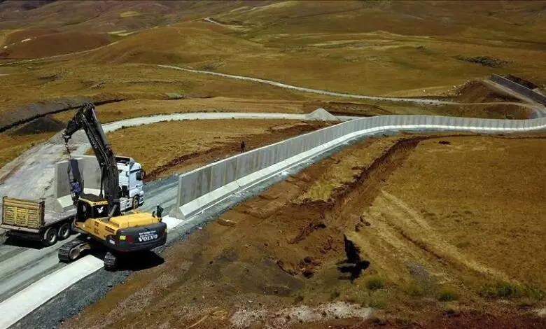 احداث دیوار در مرز ایران با سرعت ادامه دارد / نصب سامانه‌های پیشرفته امنیتی بر دیوار‌های مرزی