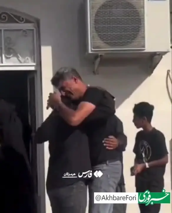 ببینید| تصاویری دردناک از خاکسپاری ۲ جانباخته انفجار بندرعباس