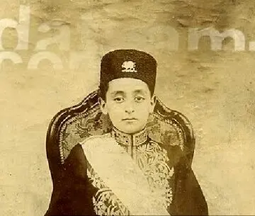 جشن تولد فرزند کوچک مظفرالدین‌شاه در حرمسرای قاجار + عکس