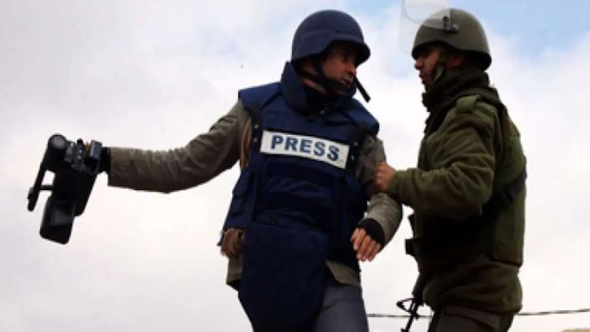 اینفوگرافی آمار روزنامه نگاران زندانی شده طی 11 سال گذشته 