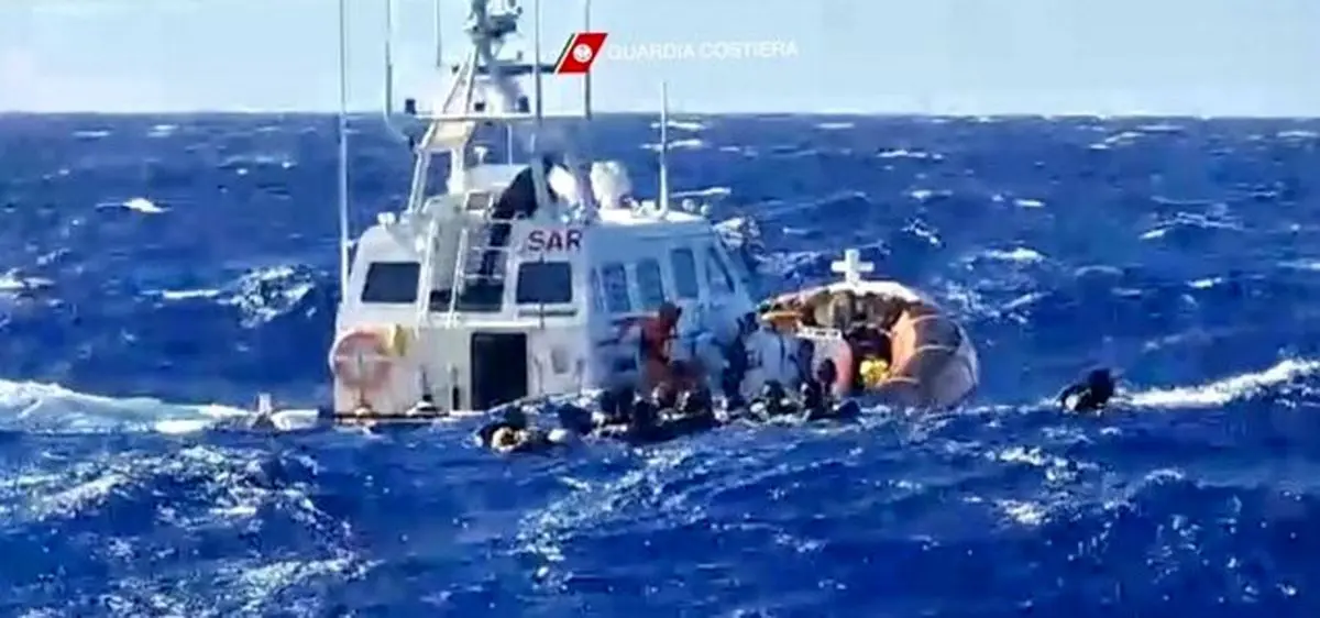 مرگ دست‌کم ۴۱ مهاجر در پی غرق شدن قایق آنها در ایتالیا