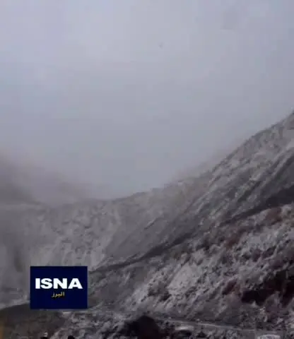 ببینید| بارش برف در جاده چالوس 