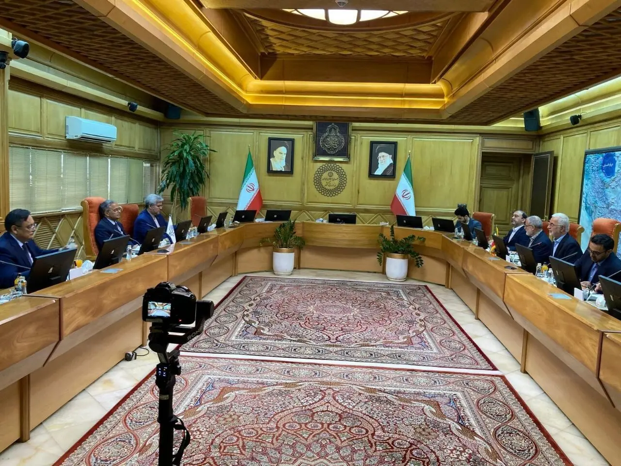 وزیر کشور در دیدار با دبیرکل اکو: ایران آماده همکاری با کشورهای عضو است