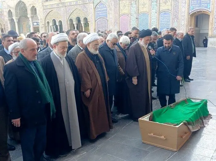 پیکر اشرف بروجردی در حرم مطهر عبدالعظیم حسنی تشییع و به خاک سپرده شد
