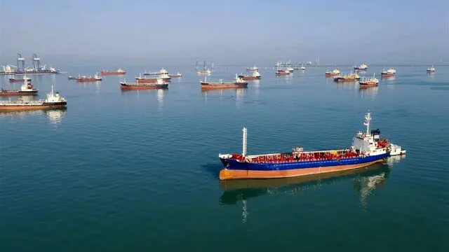 فایننشال تایمز: هیچ کشتی به مقصد آمریکا یا اروپا از تنگه هرمز عبور نکرده است