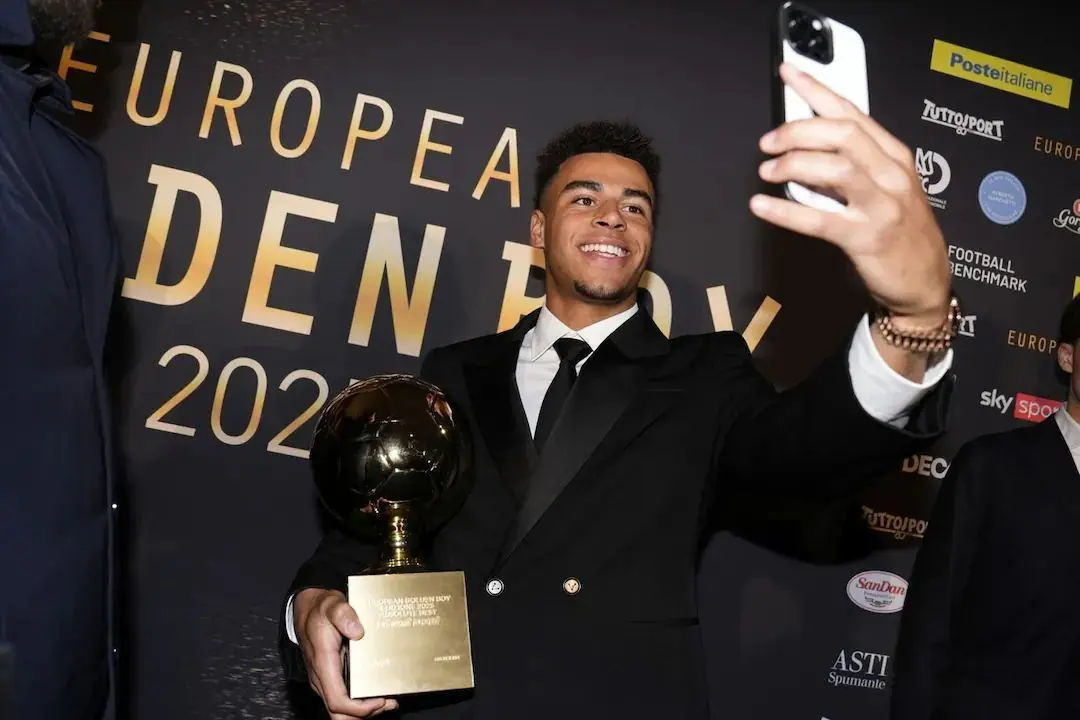 جايزه،دوئه،دزيره،برنده،بازيكن،باشگاه،ماه،پاريسي،گلدن،درخشيد، ...