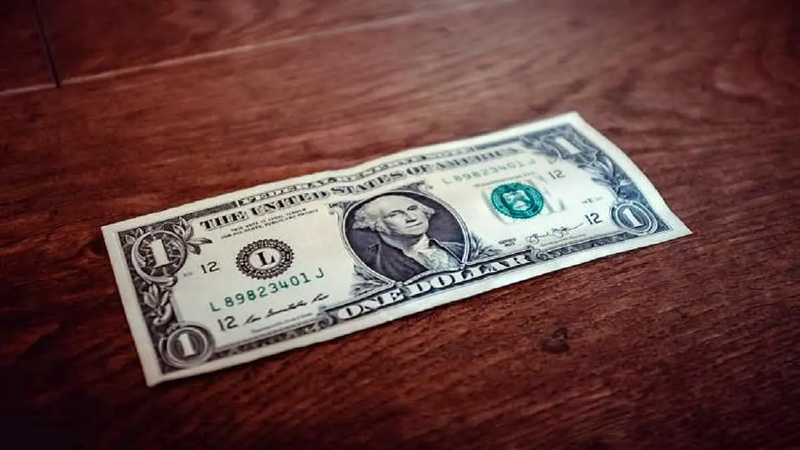 تصویر | افول قدرت دلار آمریکا در جهان روی جلد مجله اکونومیست
