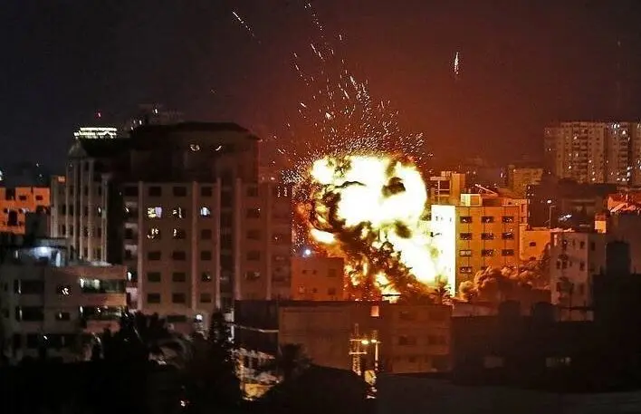 اعتراض به ساکتان داخلی در قبال حمله اسرائیل به غزه؛ برای سیاست یک بام و دو هوای خود چه توجیهی دارید؟
