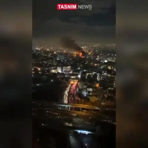ببینید| تصاویر هوایی از آتش‌سوزی بیمارستان گاندی تهران