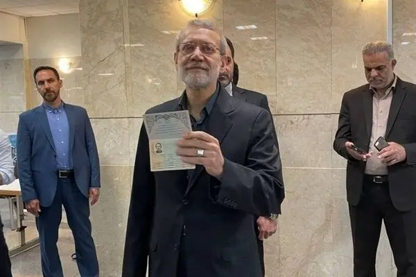 توییت جدید و معنادار لاریجانی بعد از ثبت‌نام در انتخابات + عکس