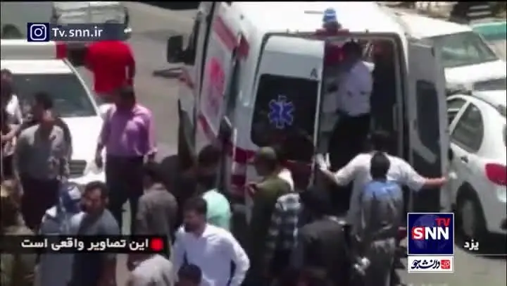 جان‌بخشی پزشک رهگذر به یک تصادفی در یزد+ ویدئو
