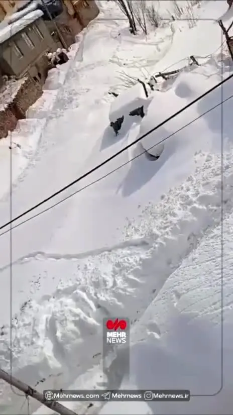 ببینید| این روستا در آذربایجان‌شرقی زیر برف دفن شد!