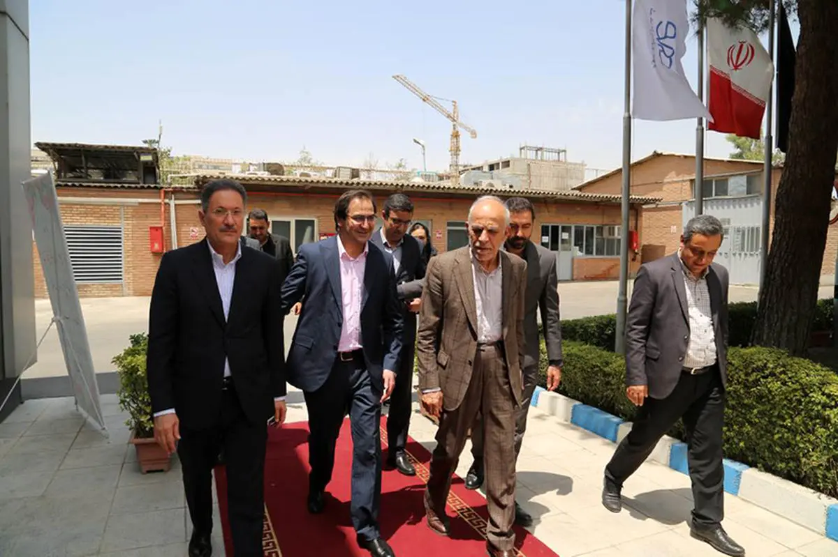 تقدیر نماینده رئیس‌جمهور از عملکرد بانک ملی ایران در حمایت از اقتصاد کشور

