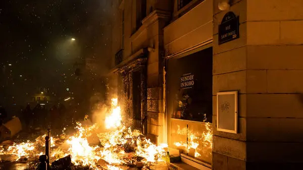 ویدئو| تصاویر تکان دهنده از اعتراضات فرانسه