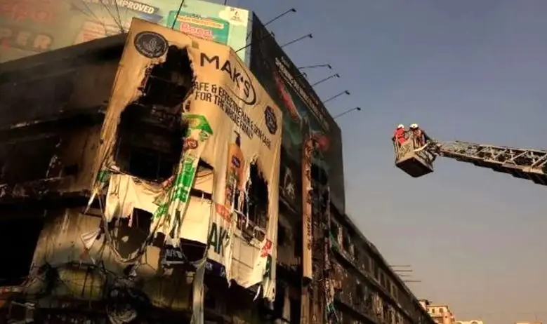 شمار قربانیان آتش سوزی مرگبار در پاکستان به ۲۶ نفر رسید