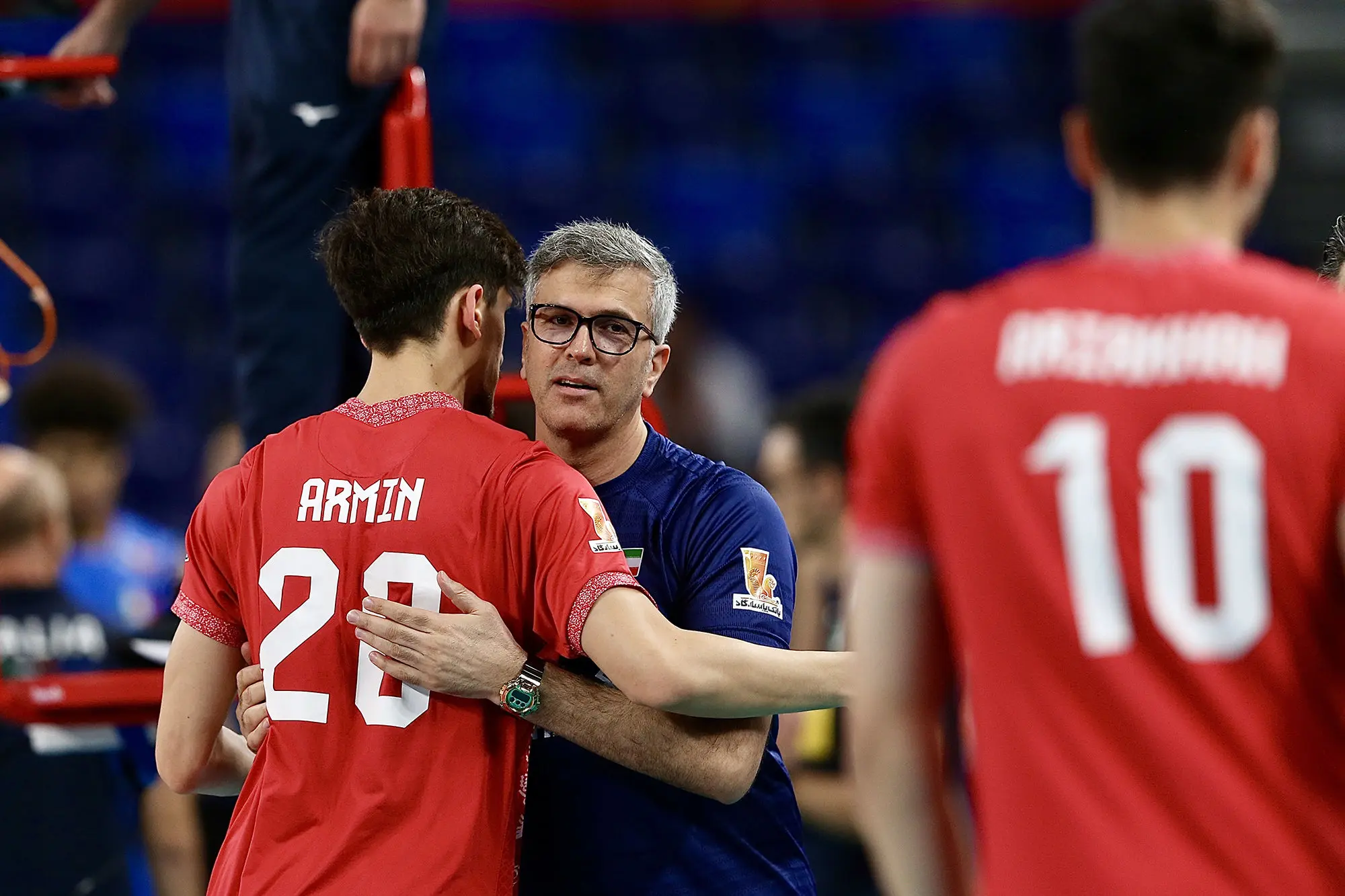 مومنی مقدم: بچه‌ها زمان جنگ گریه می کردند اما ادامه‌ دادیم/ امیدوارم بچه‌ها معاف شوند